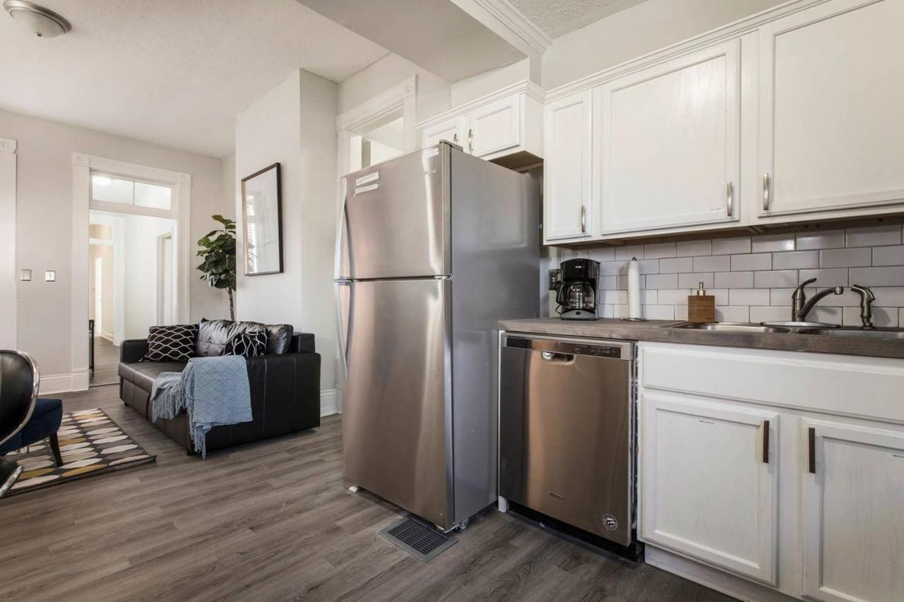 Louisville Dream House 4Br 2Ba By Cozysuites מראה חיצוני תמונה