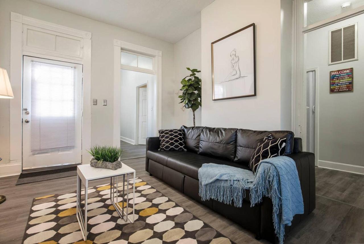 Louisville Dream House 4Br 2Ba By Cozysuites מראה חיצוני תמונה