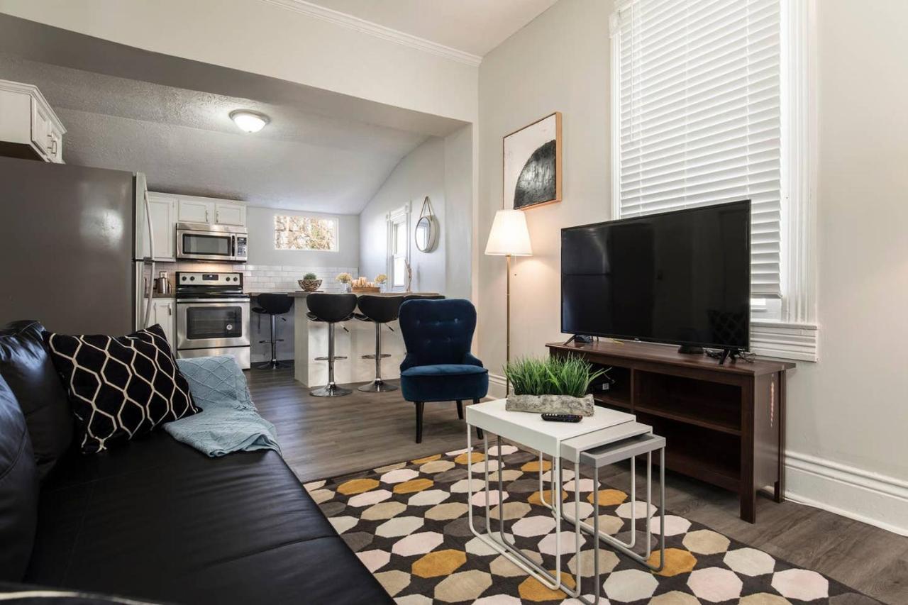 Louisville Dream House 4Br 2Ba By Cozysuites מראה חיצוני תמונה