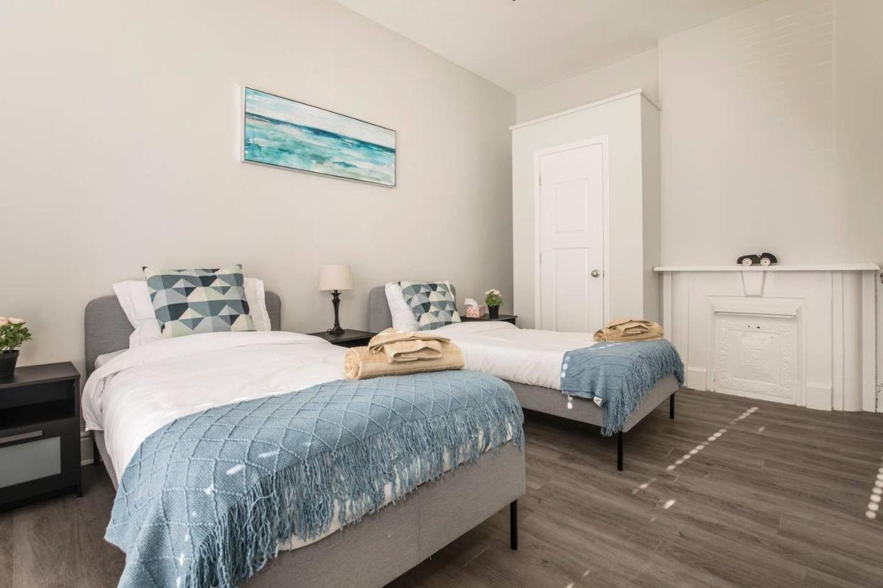 Louisville Dream House 4Br 2Ba By Cozysuites מראה חיצוני תמונה